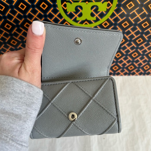 Tory Burch Fleming Soft Polished Grain Small Flap Wallet Slate Silver Gray Grey - Picture 6 of 10